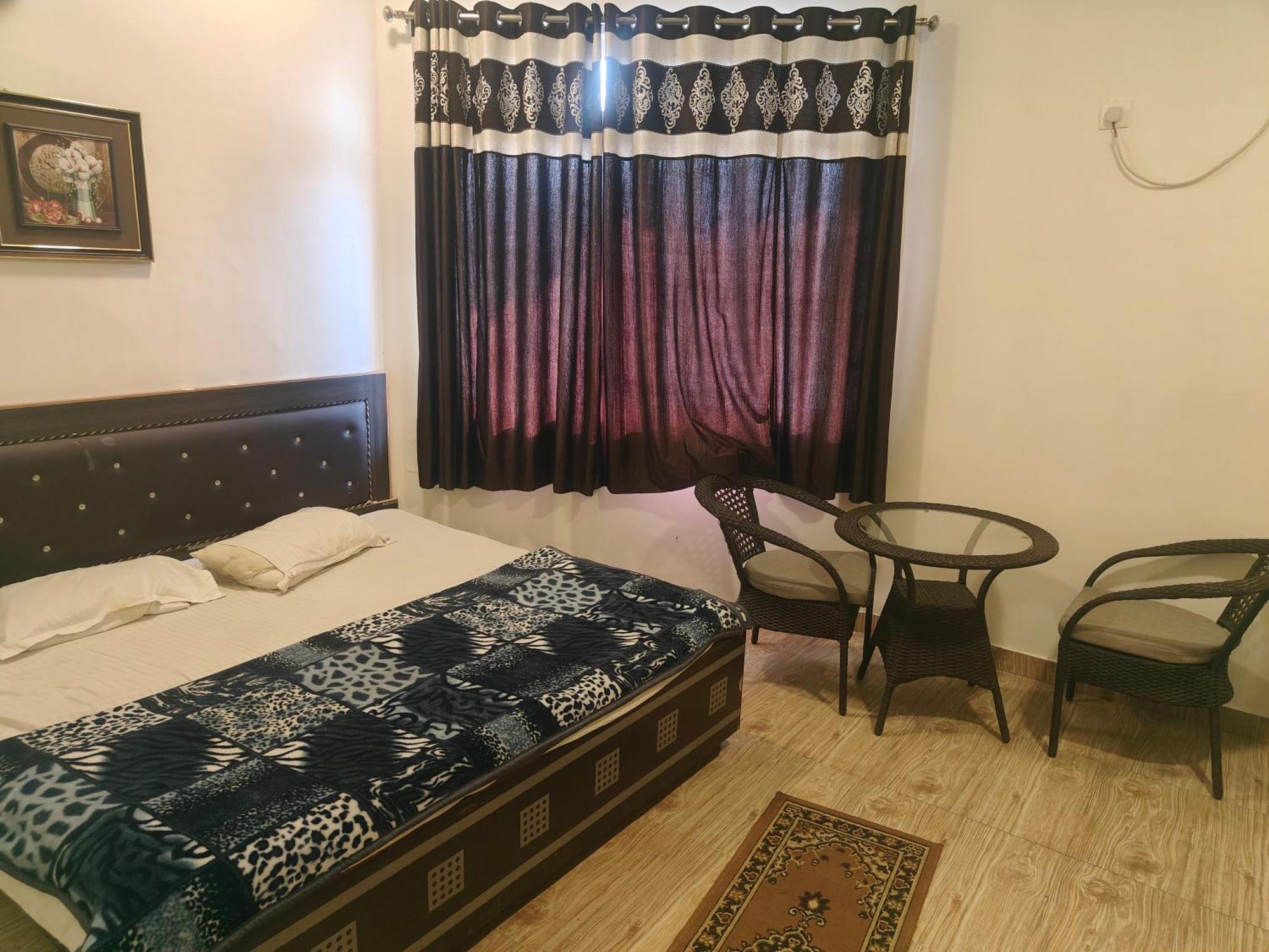Resort Eden And Jaipur